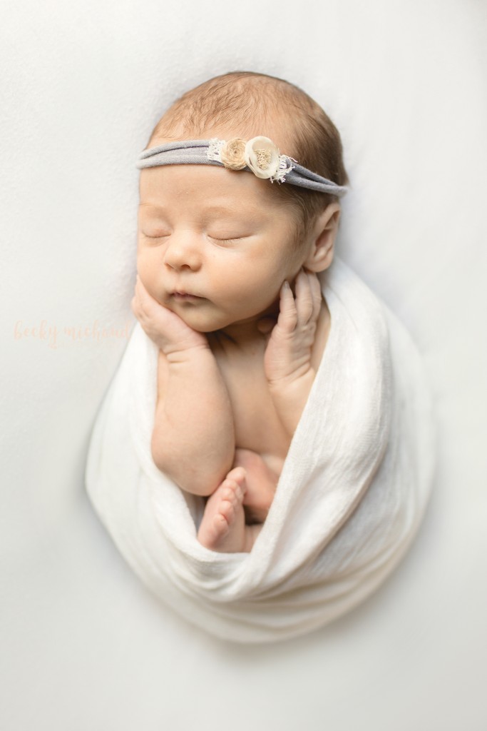Newborn photographer in Northern Colorado specializing in simple, minimalist portraits