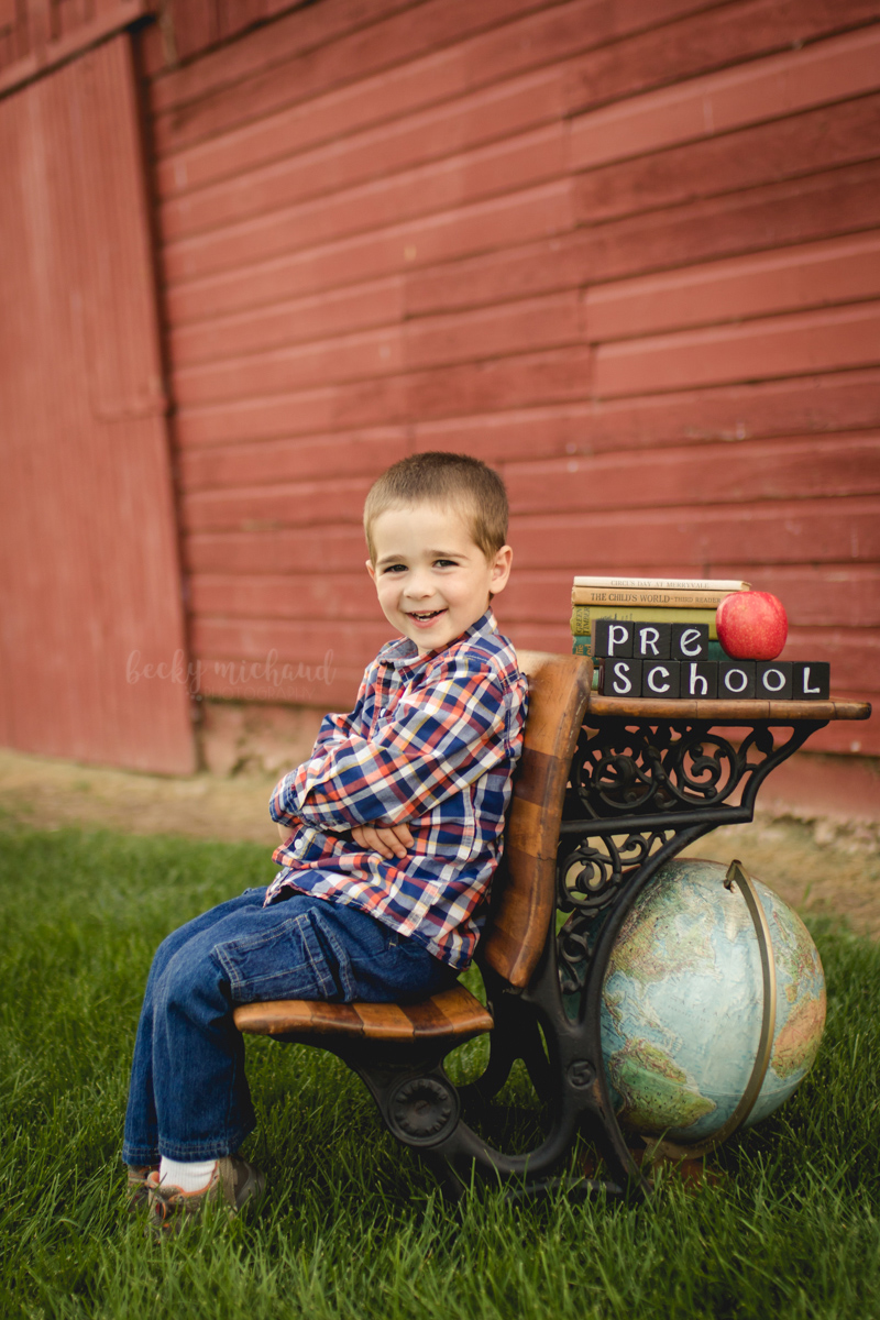 Back to school mini session with props at Shenandoah Park in Fort Collins, Colorado